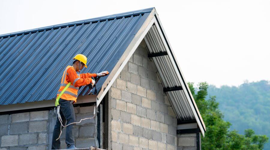 Professional gutter cleaning in Keysville, GA